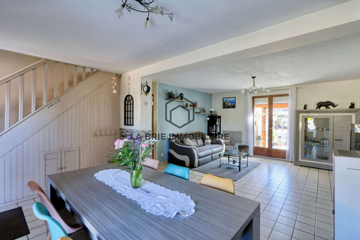 Maison à BRIE-COMTE-ROBERT