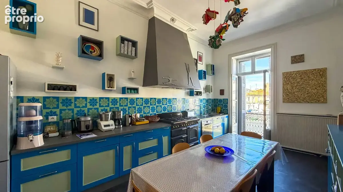 Appartement de 215 m2 sur quai dans un immeuble bourgeois de 1890 en parfait état de conservation. - photo 3