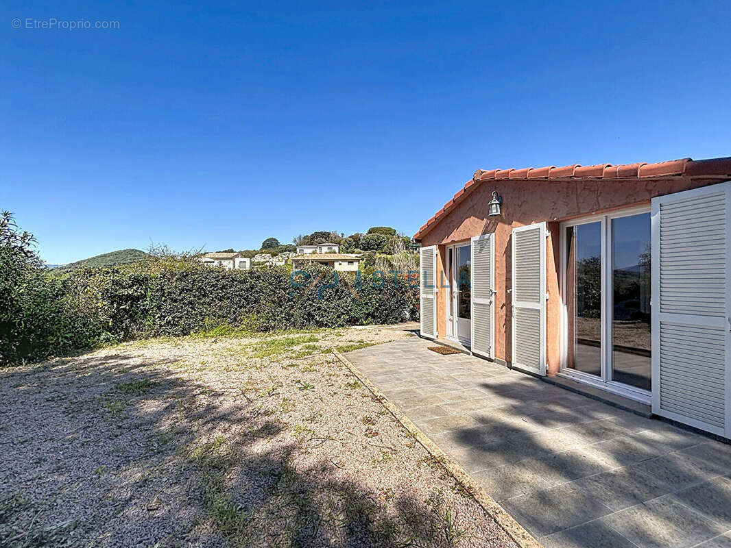Maison avec dépendances et piscine - photo 9