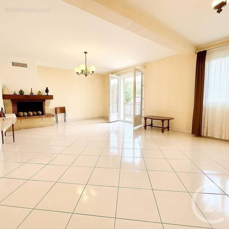 Maison à CANET-EN-ROUSSILLON