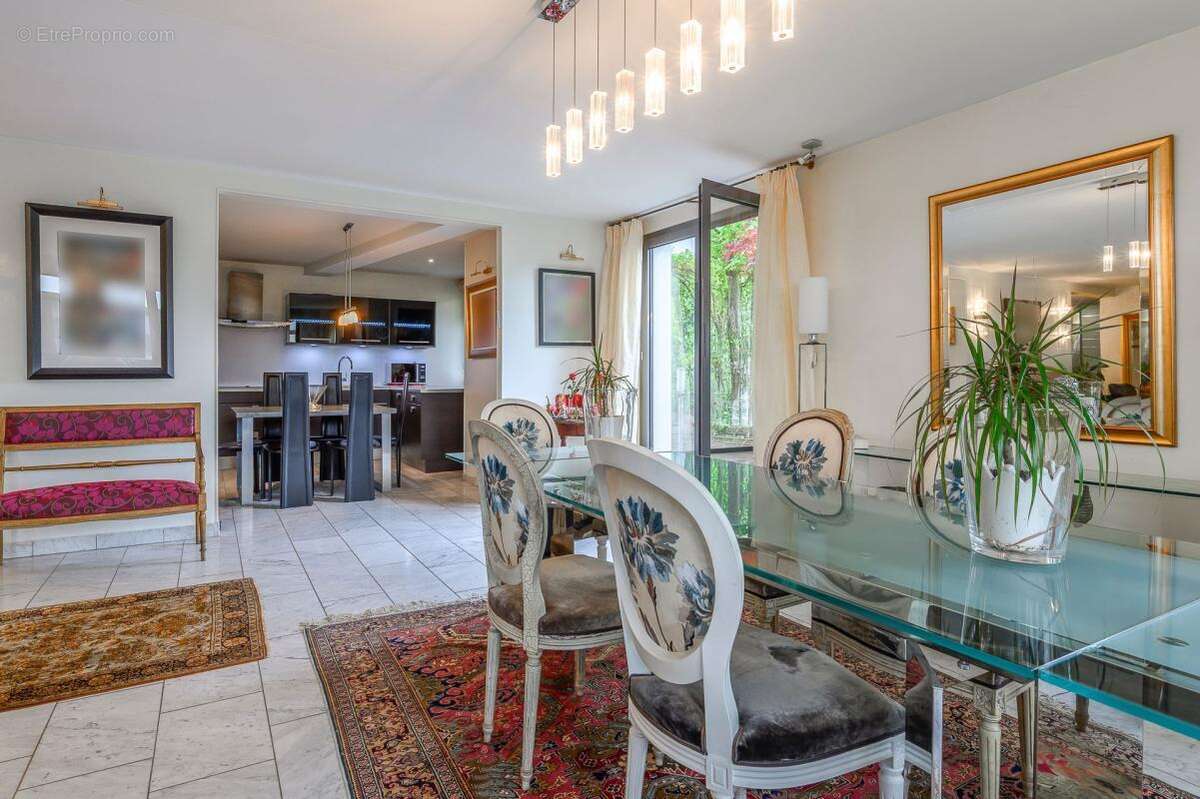 181 m² d'exception et 130 m² de terrasse à l'Orangerie - photo 7