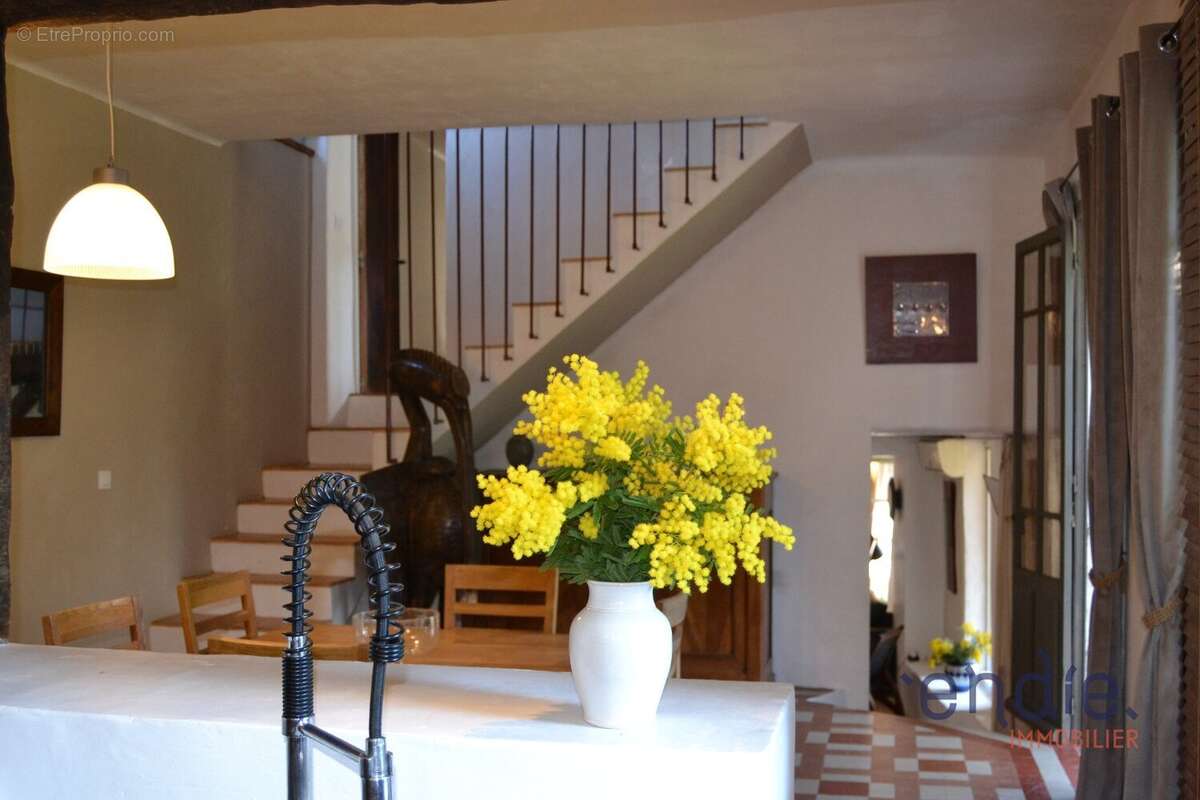 Maison à VILLECROZE