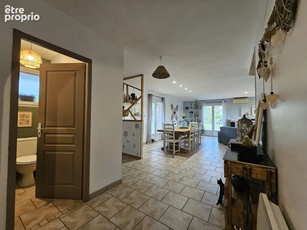 Plain pied familial surmonté d'une tour - photo 8