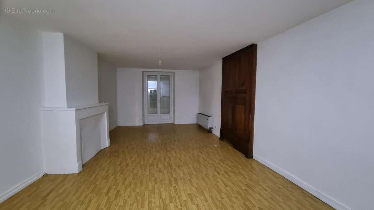 20250116_101410 - Commerce à NONTRON