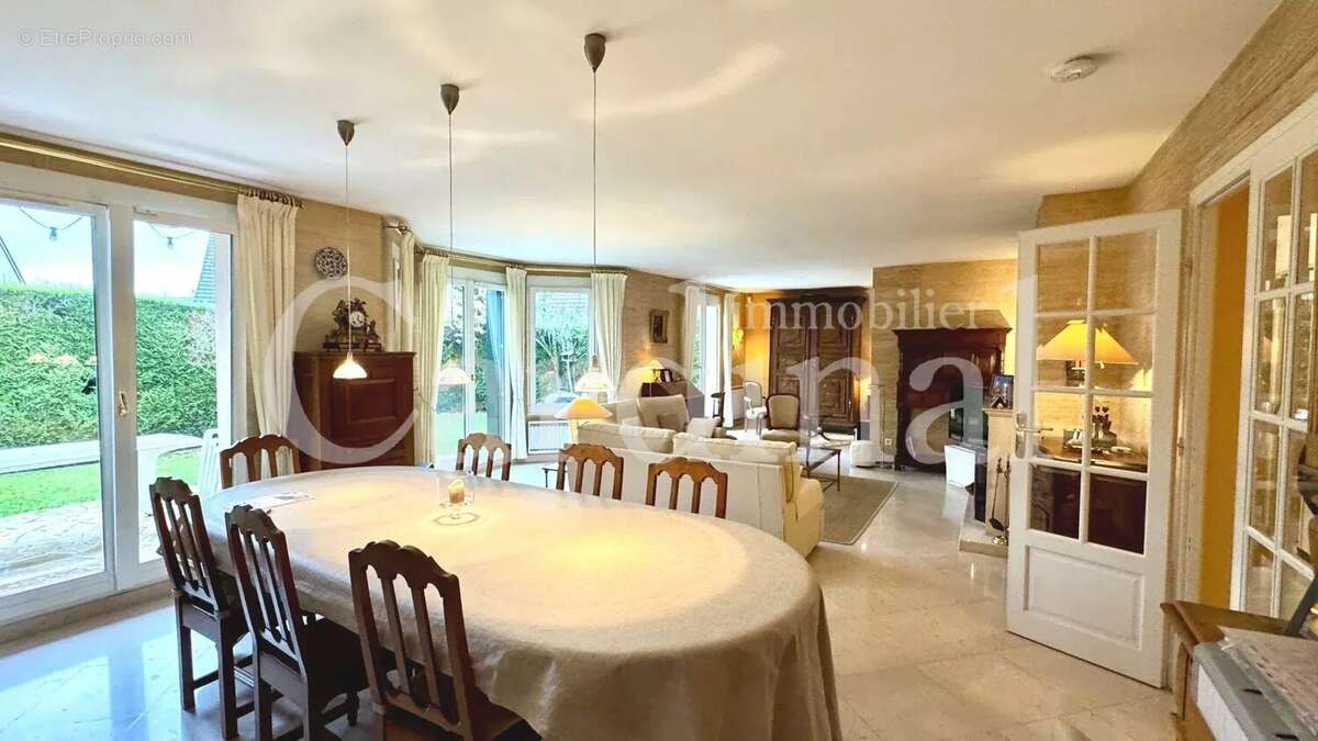 Maison à NOISY-LE-ROI