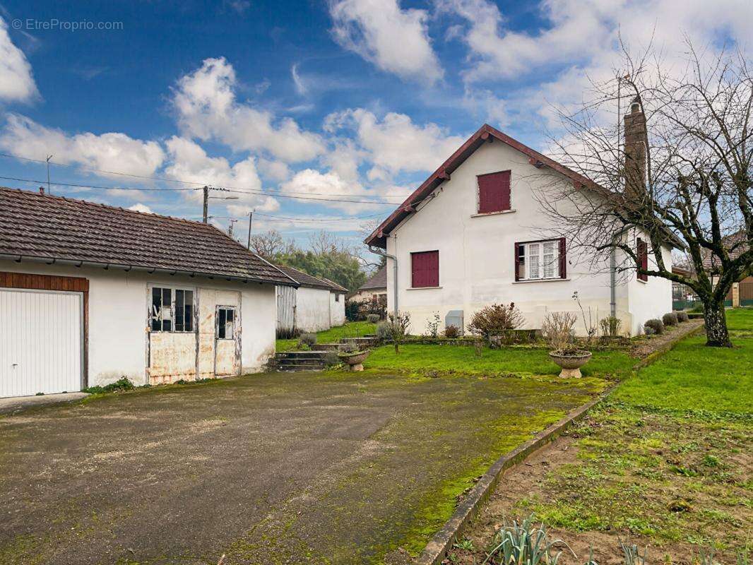 Maison à VILLERS-FARLAY