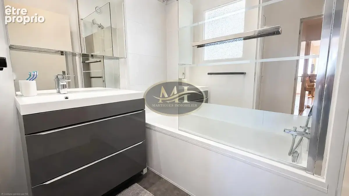 PORT-DE-BOUC   Appartement T3 de 66,55 m2 avec vue mer, résidence sécurisée, ascenseur et stationnement privé - photo 9