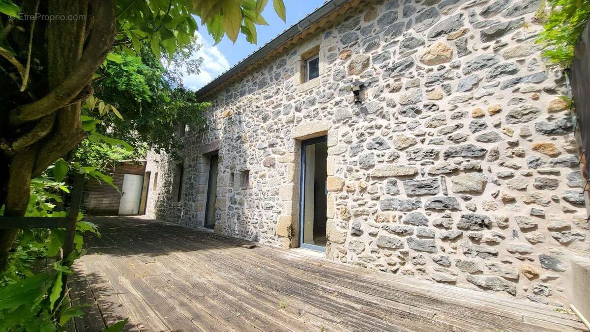 Maison à LAURAC-EN-VIVARAIS