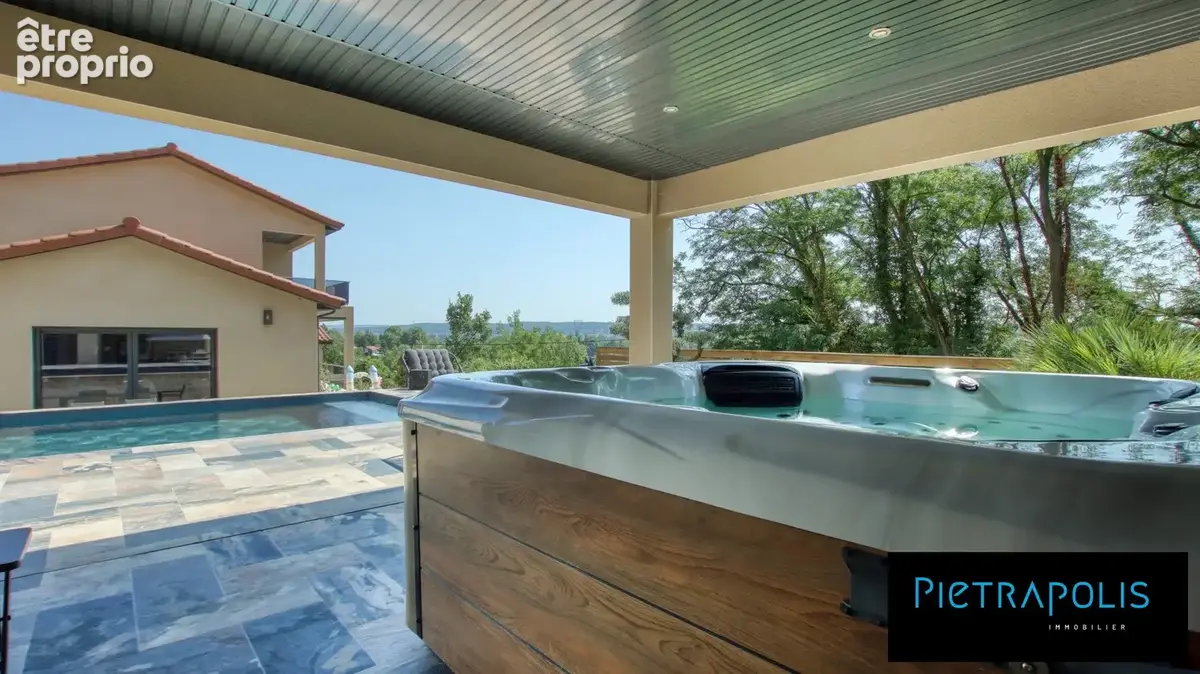 Maison 5 pièces 200 m² à vendre à Saint-Pierre-De-Boeuf (42520) - photo 5