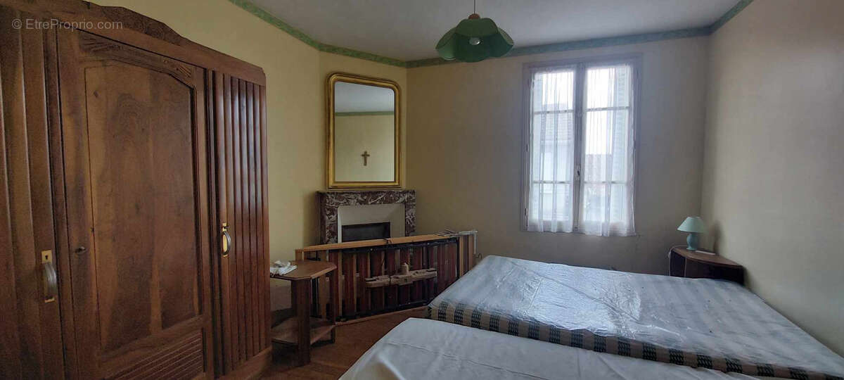 Maison à MILLAC