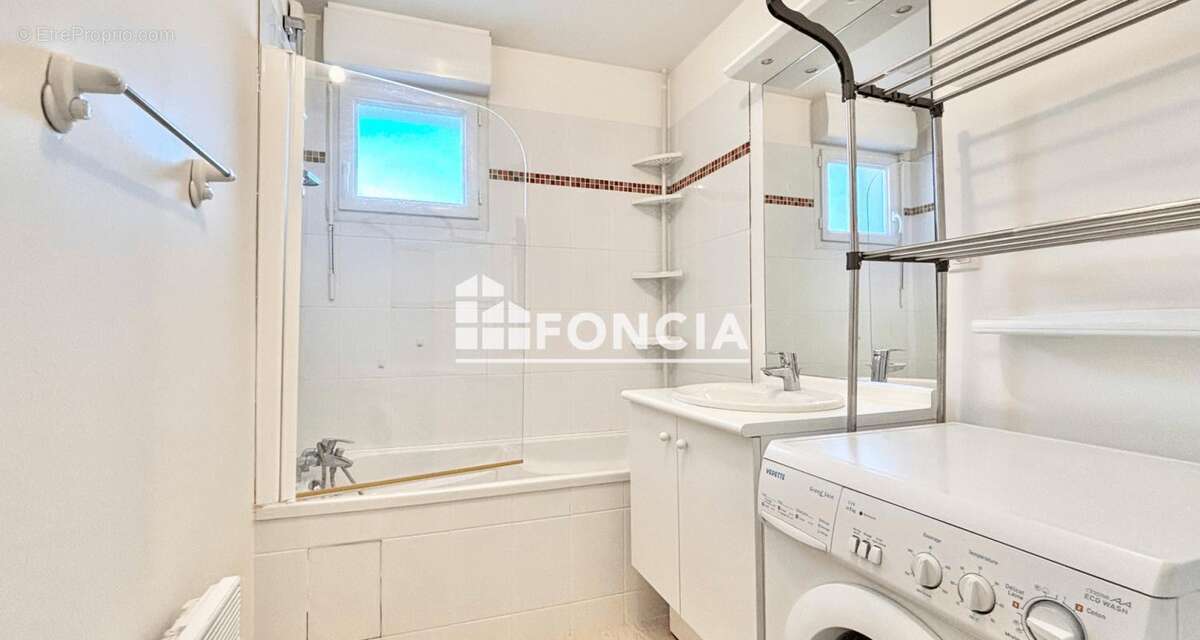 Exclu foncia : appartement 72m2 - terrasse 47m2 - 2 chambres - stationnement couvert - photo 5