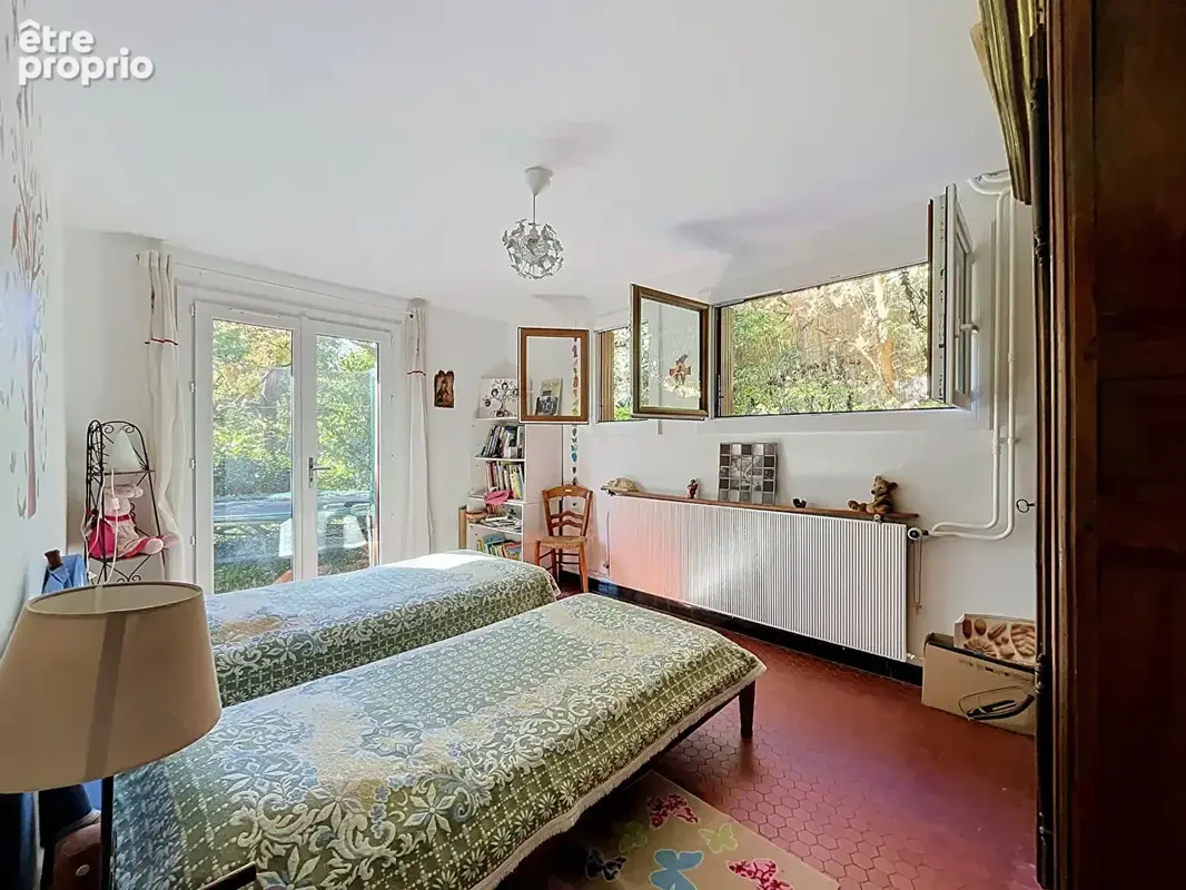 A vendre : maison 6 chambres, environnement verdoyant au calme absolu, proche Cuire - photo 15