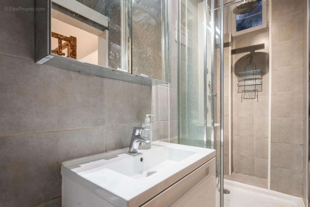 Appartement à PARIS-20E