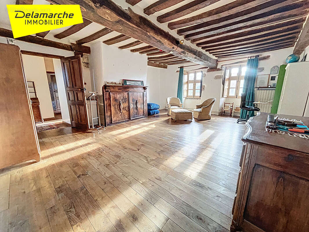 Maison à SAINT-AUBIN-DE-TERREGATTE