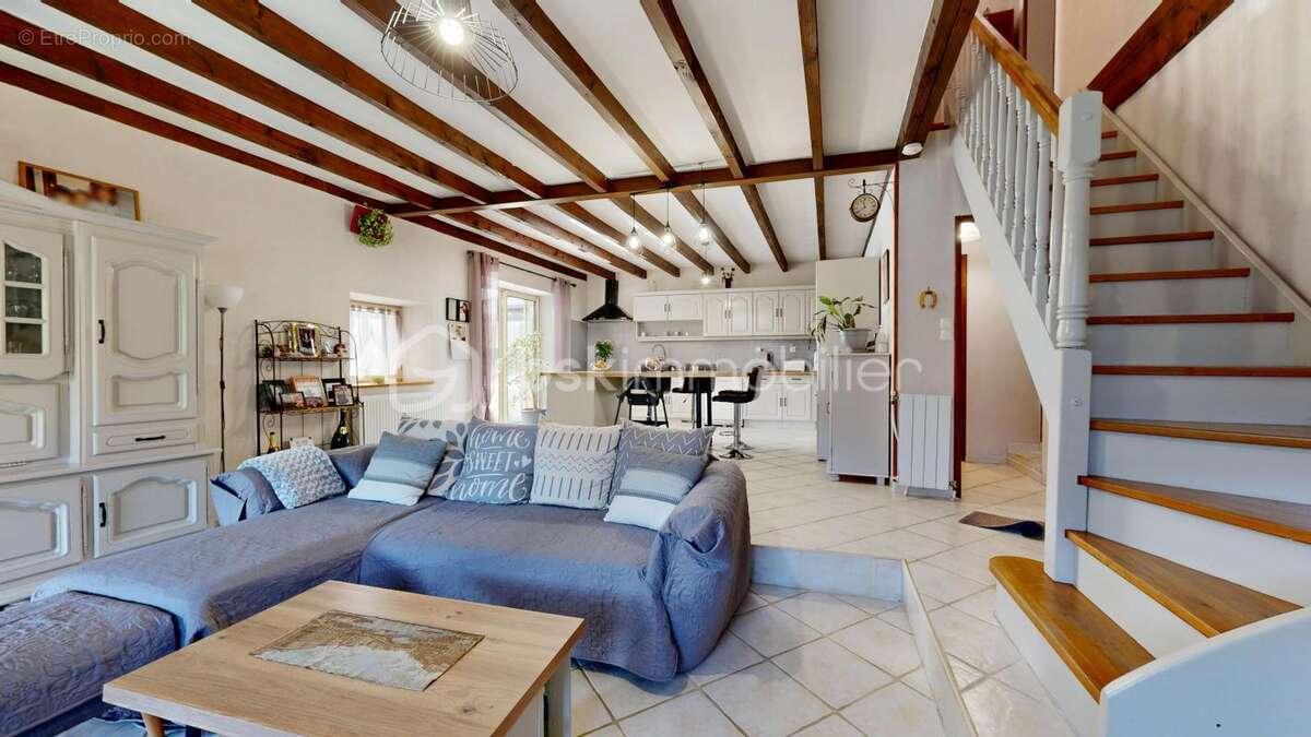 Maison à SAINT-JOUVENT
