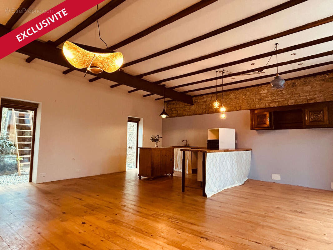 Maison à NANTEUIL-EN-VALLEE