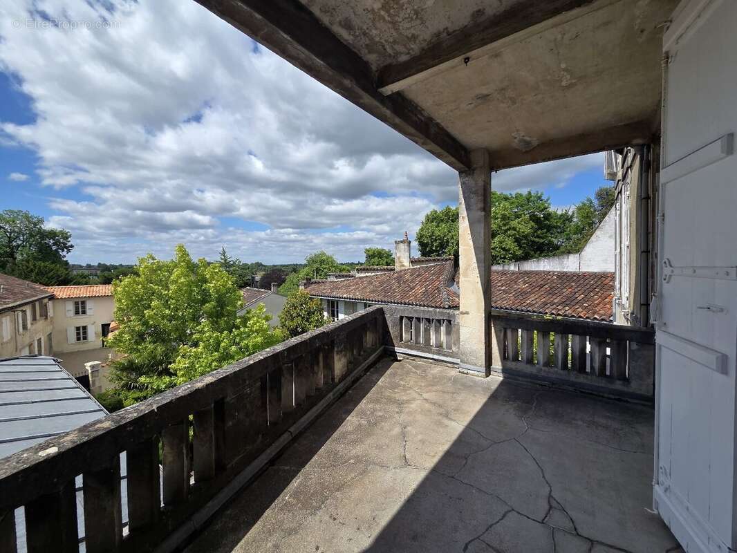 Appartement à COGNAC