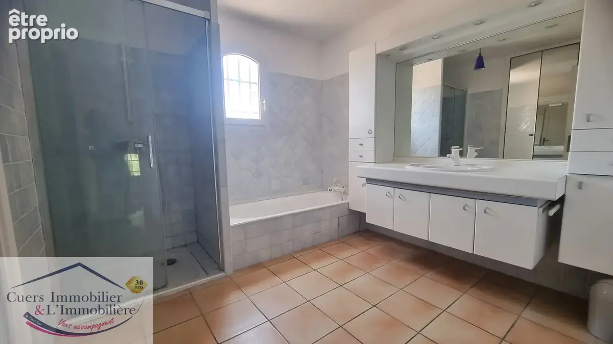 La crau, propriete  avec 2 logements developpant 337m2 habitables, avec piscine - photo 21
