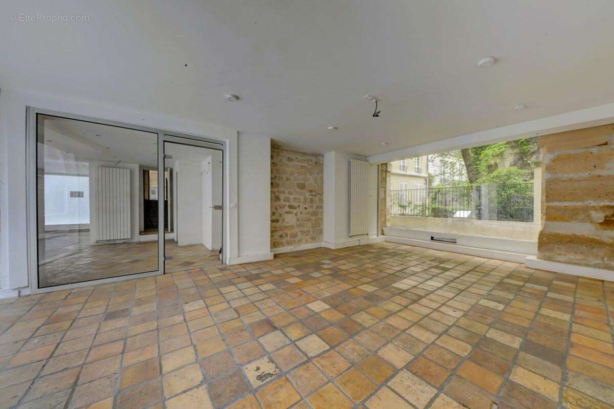 Maison à PARIS-4E