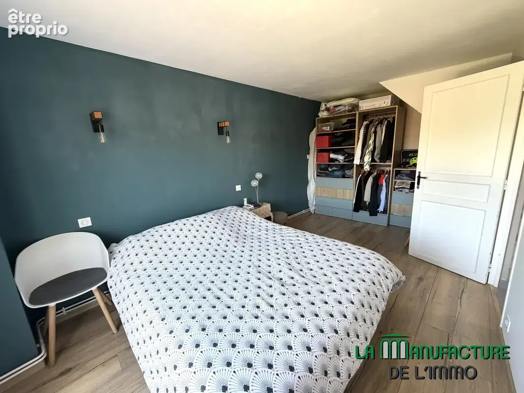 Maison de ville de 82 m2 avec terrasse et jardin de 126 m2 / le chambon-feugerolles-secteur Gaffard. - photo 8