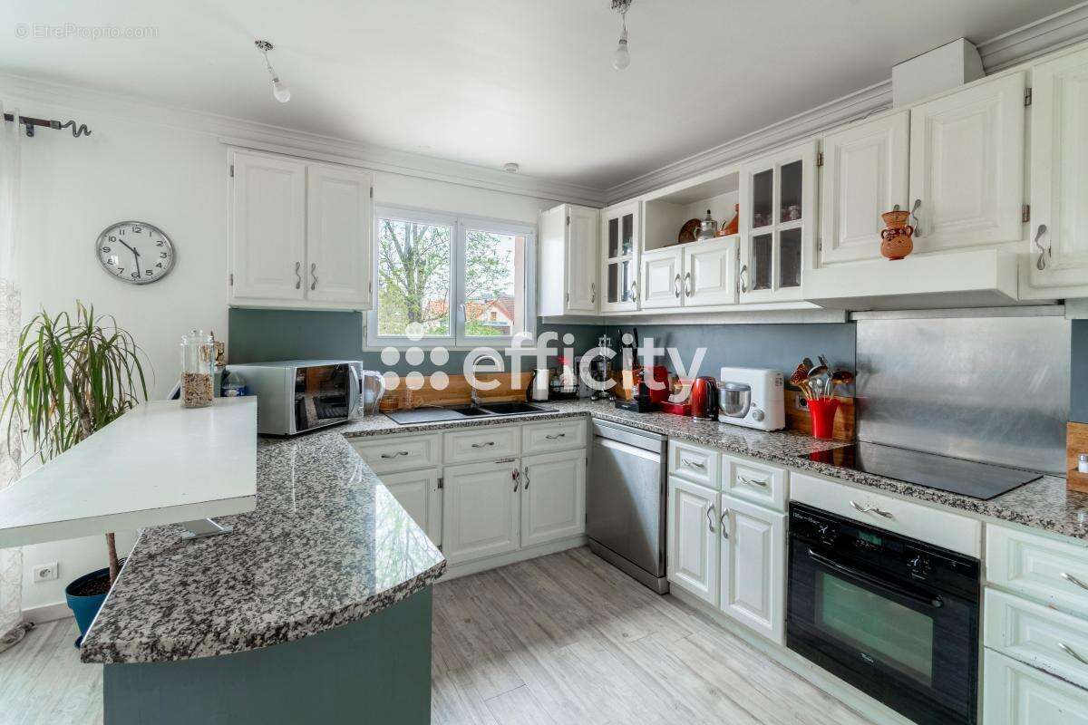 Maison à VIGNEUX-SUR-SEINE