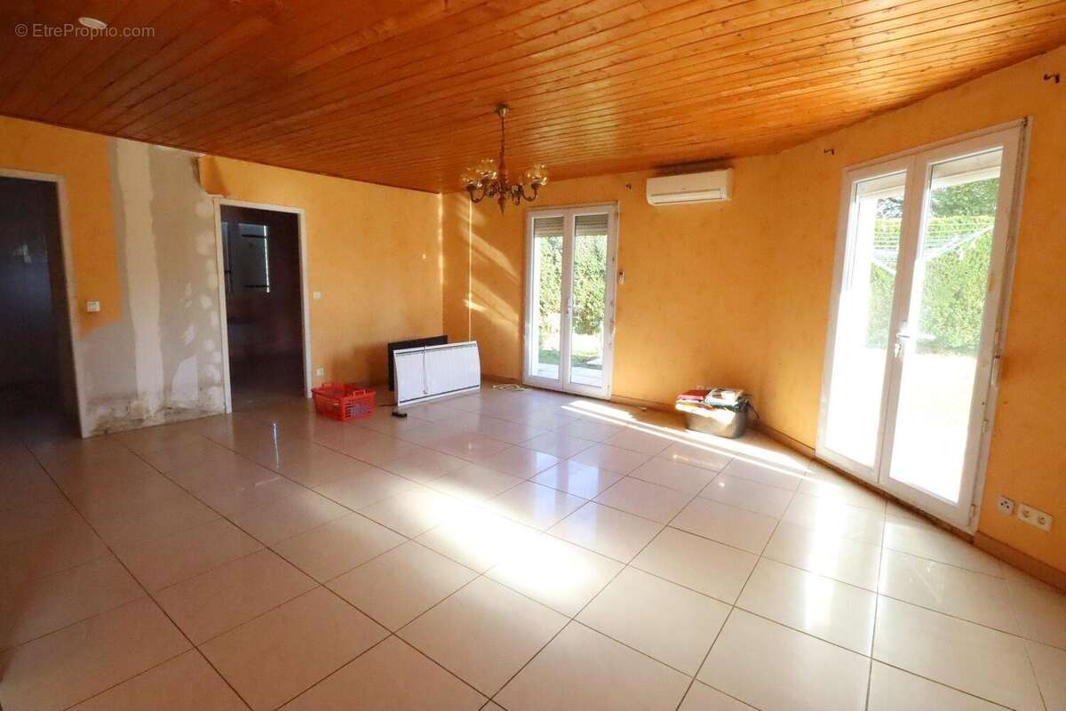 Maison à SAINT-HILAIRE-DE-LA-COTE