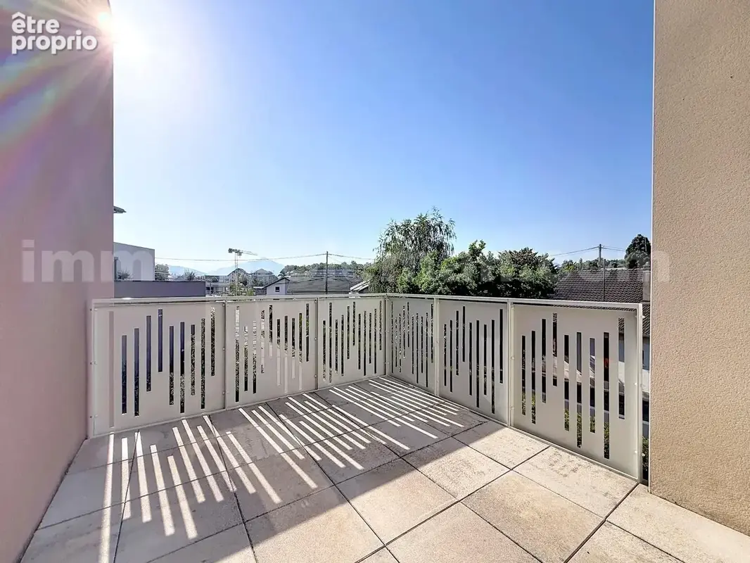 Appartement_T3_Vetraz-Monthoux_Genève_Ceva_tramway_Suisse_investissement_Séjour_Cuisine_Chambre_Salle_de_bain_balcon_Exterieur