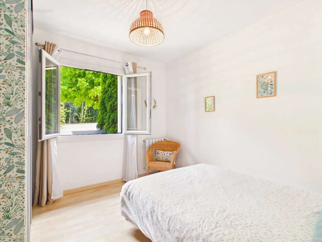 Maison familiale magnifiquement aménagée, située dans un quartier très prisé - photo 9