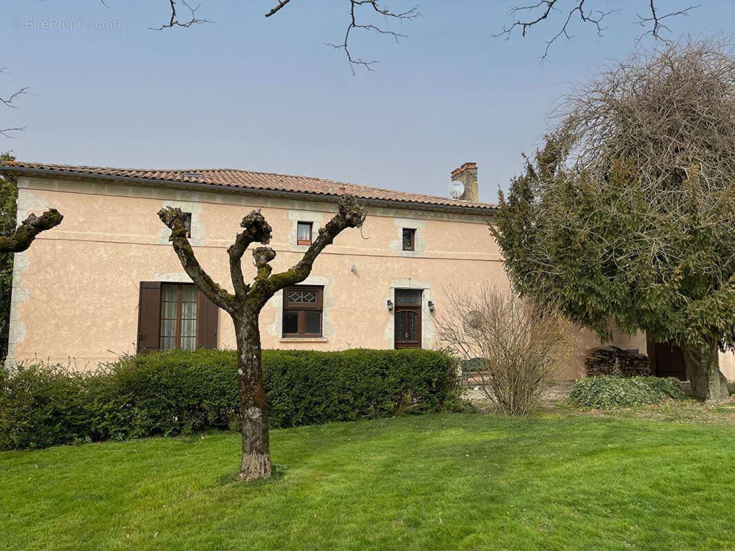 Maison à PUYSSERAMPION