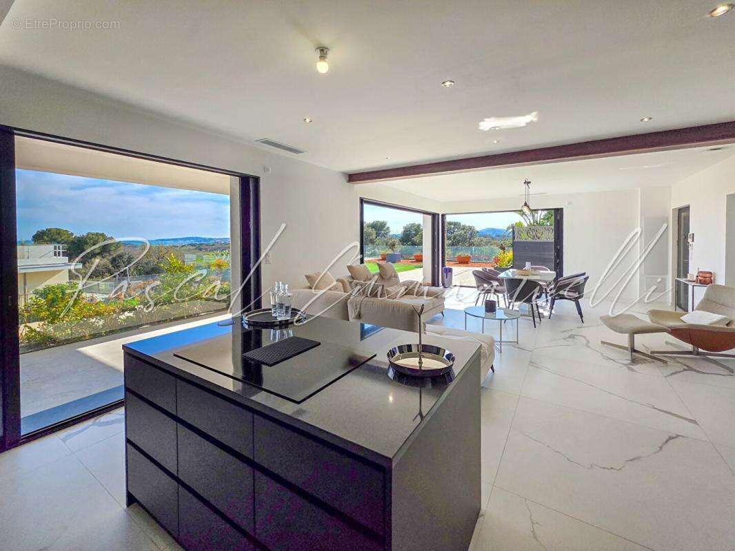 Appartement à VILLENEUVE-LOUBET