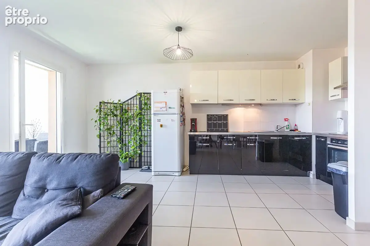 Agence immobiliere laforet - "cosmos" - exclusivite - annecy / seynod centre - appartement t3 de  68,27m² - dernier etage - terr - photo 2