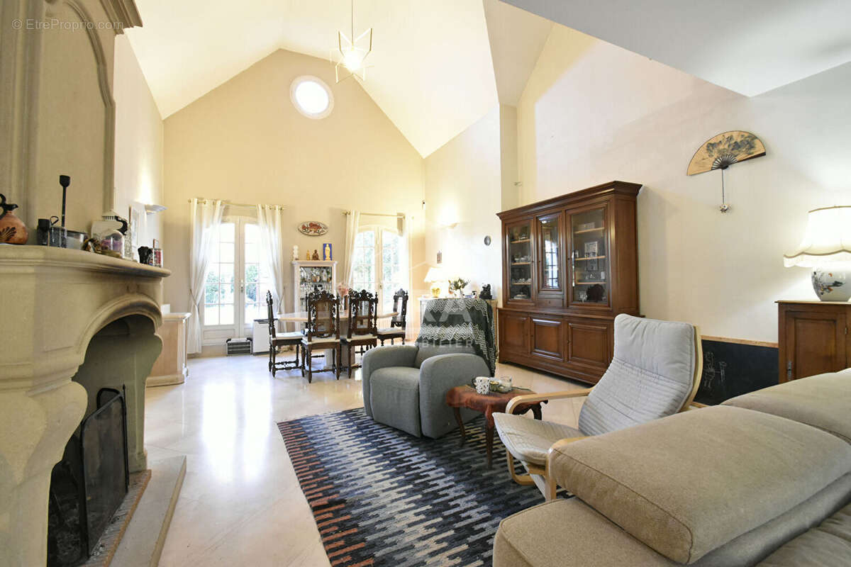 Maison à NEAUPHLE-LE-CHATEAU