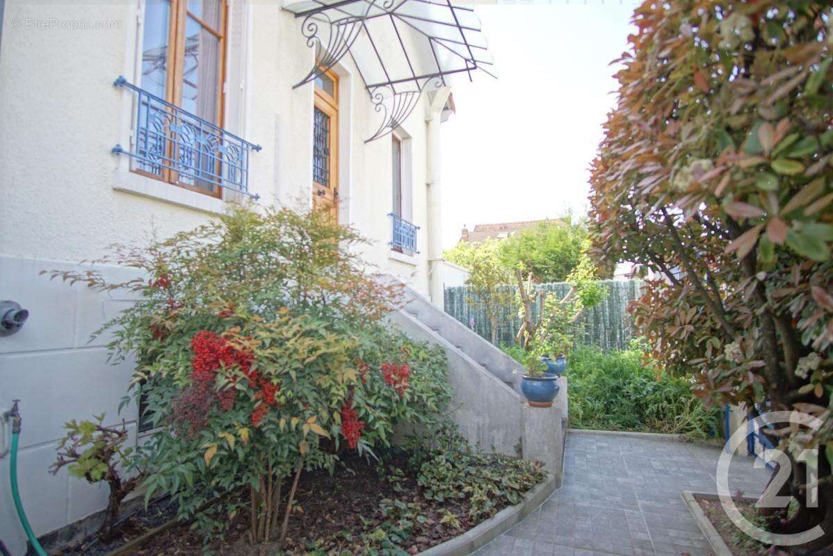 Maison à CHOISY-LE-ROI