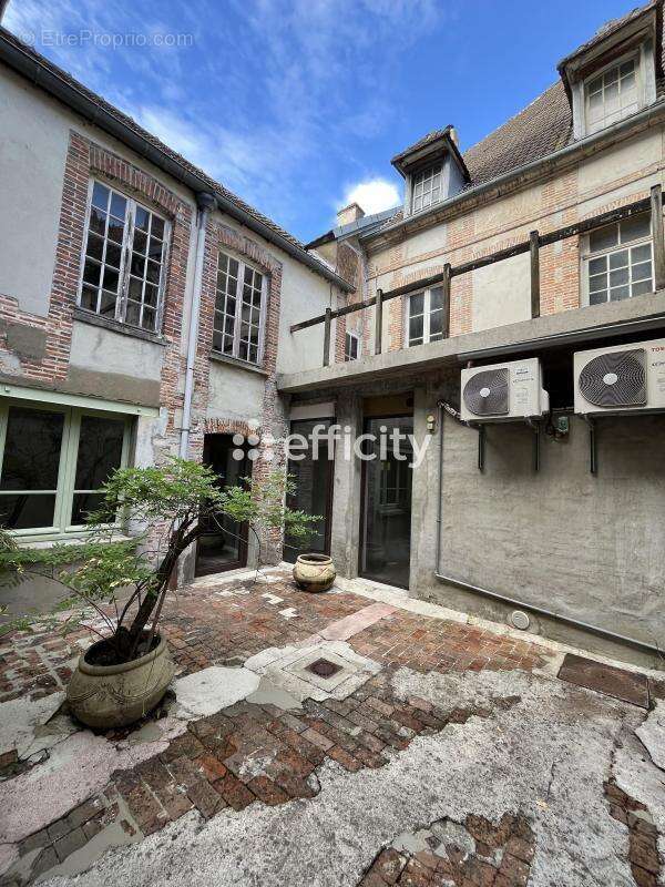 Appartement 300 m² à Sezanne  - photo 4