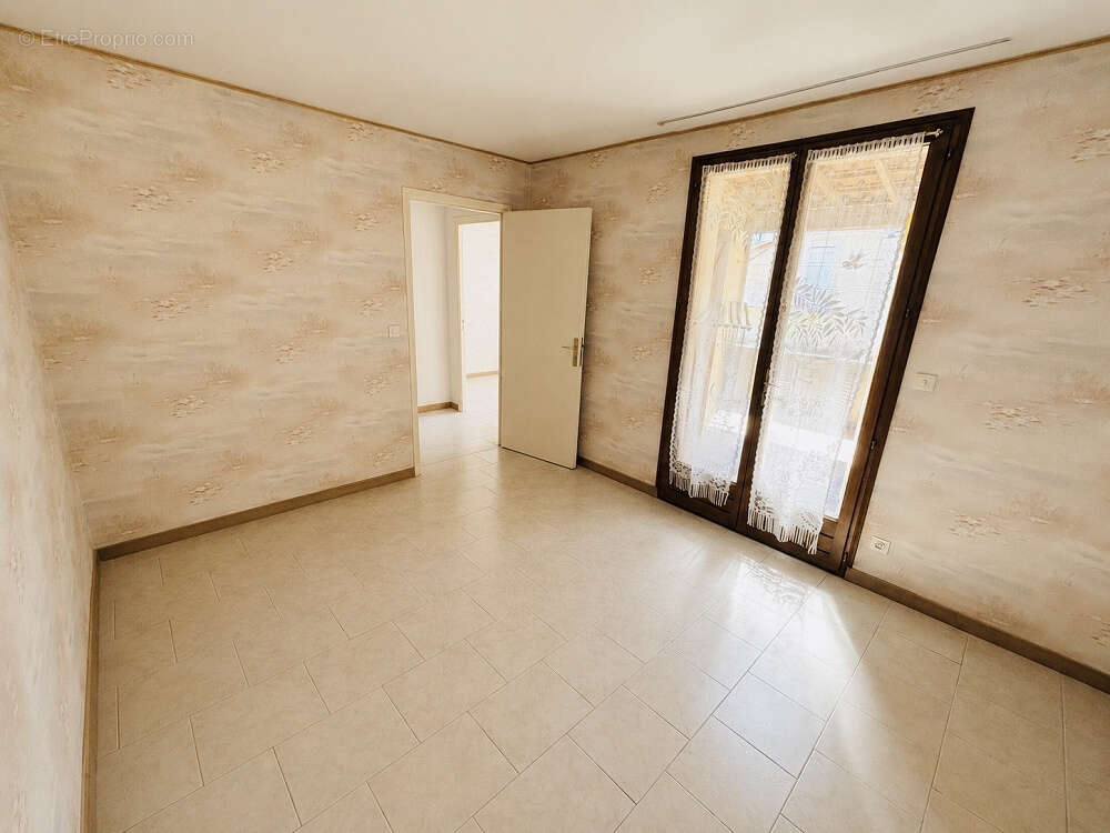 Maison 5 pièces avec Mazet totalisant 155m2 sur une parcelle de 500m2 - photo 12