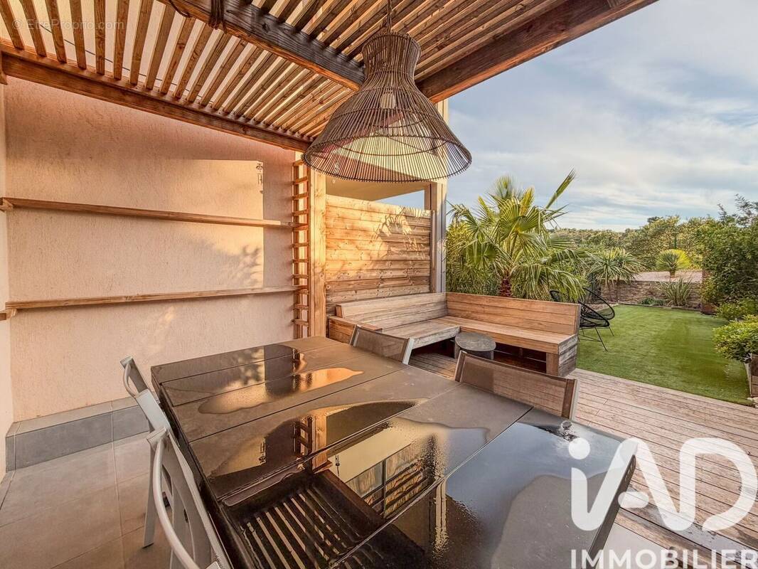 Photo 1 - Maison à ROQUEBRUNE-SUR-ARGENS