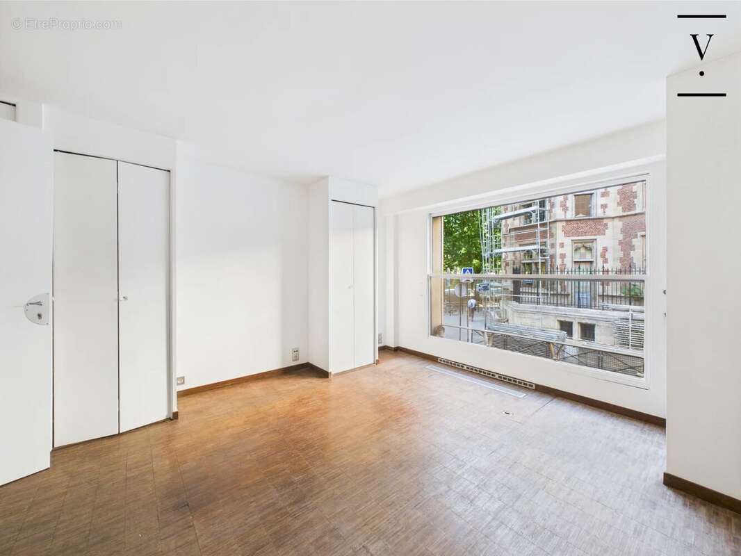 Appartement à PARIS-7E