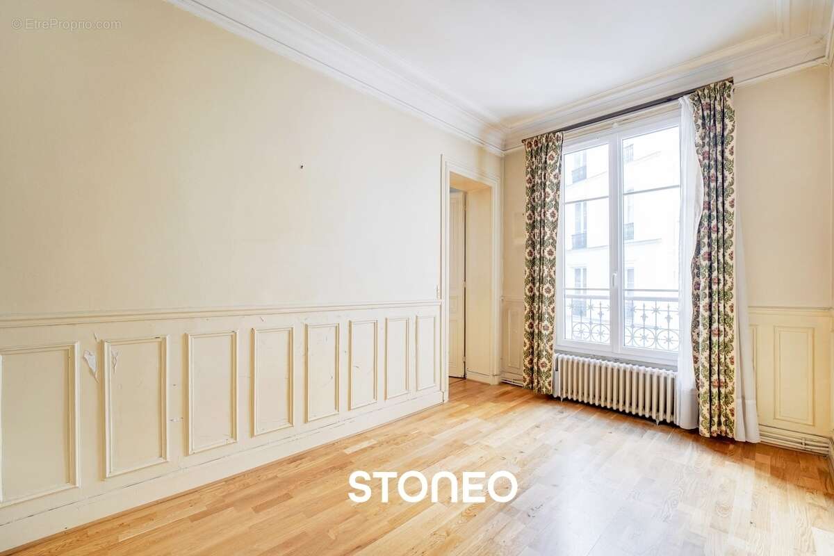 Appartement à PARIS-7E