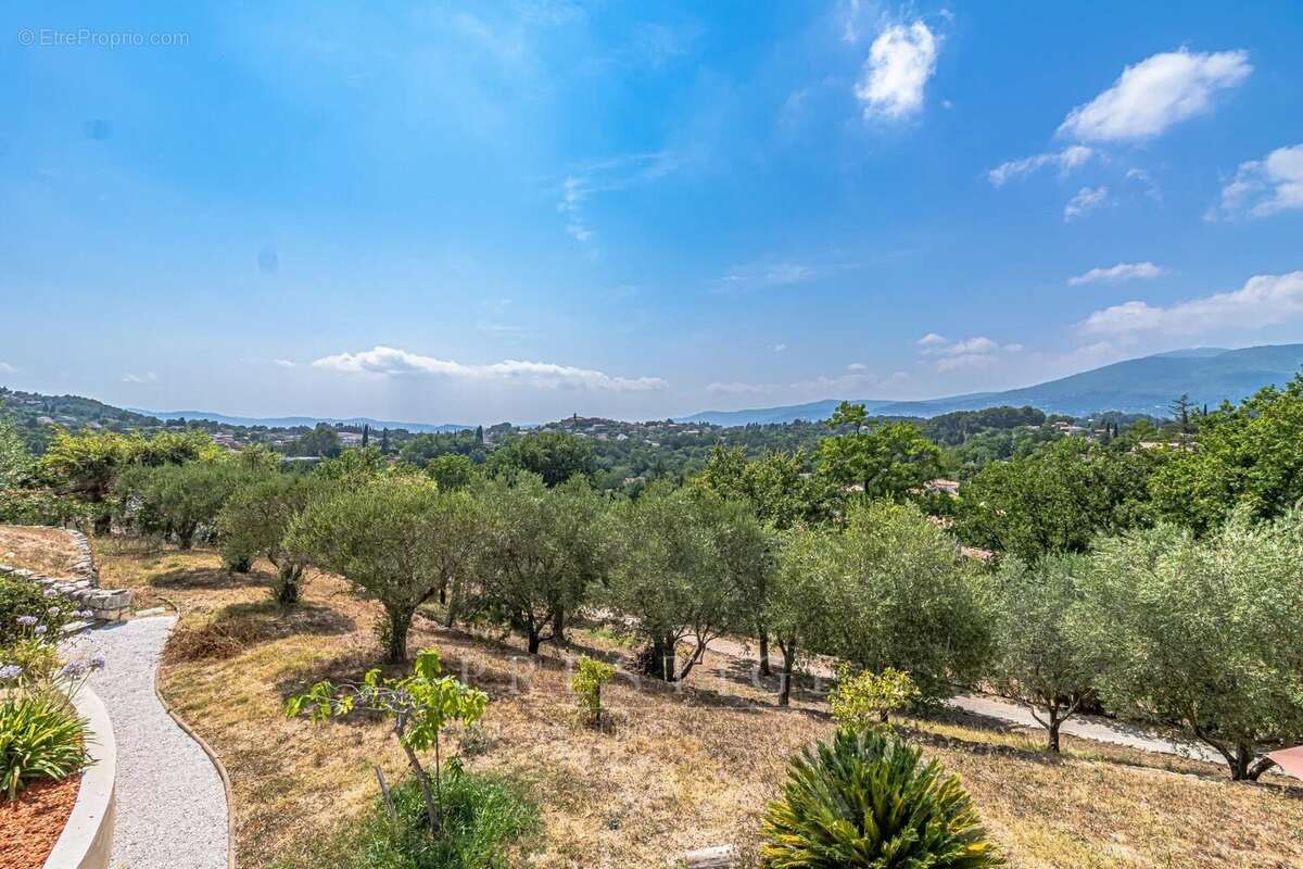 Chateauneuf de grasse, villa florentine 365m² garage, piscine, terrain 4000m² - photo 17