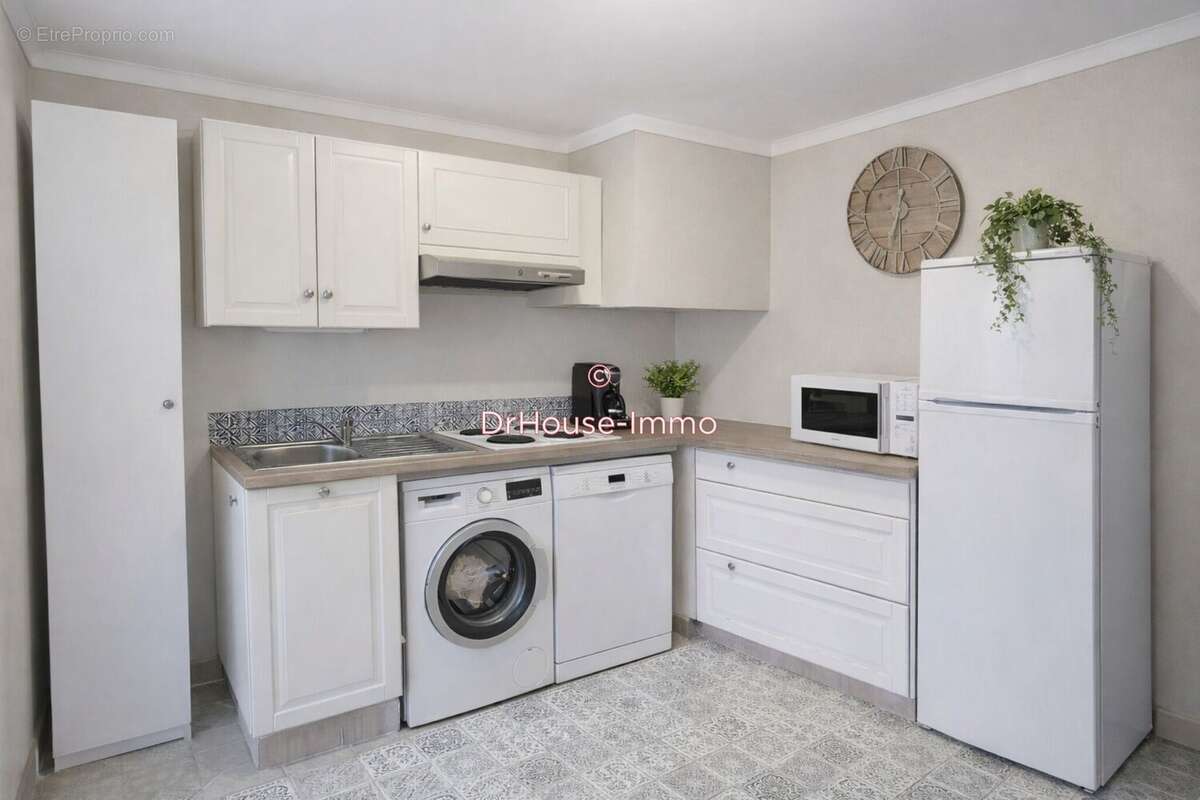 Appartement à SAINT-CYR-SUR-MER