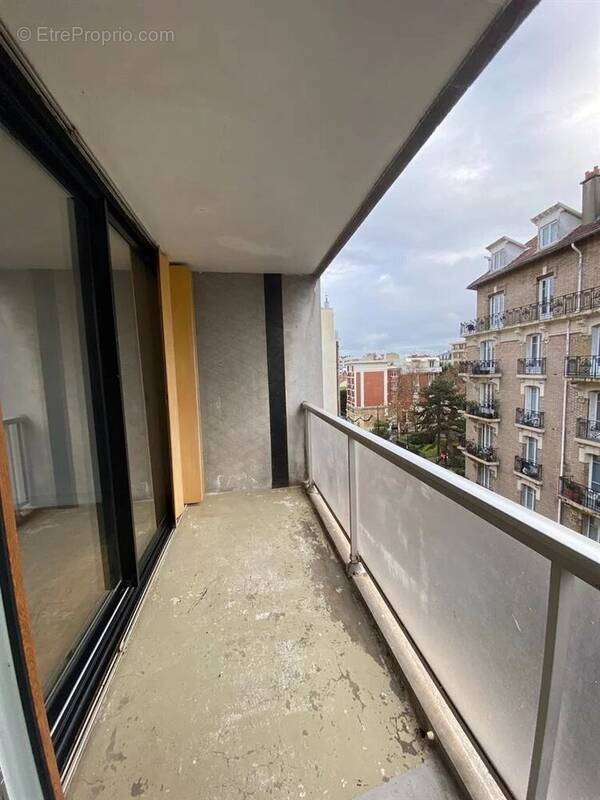 Appartement à LA GARENNE-COLOMBES