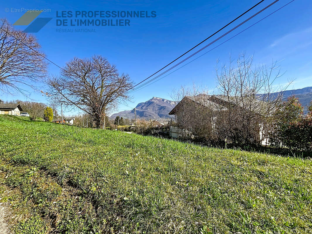 Terrain à BARBERAZ