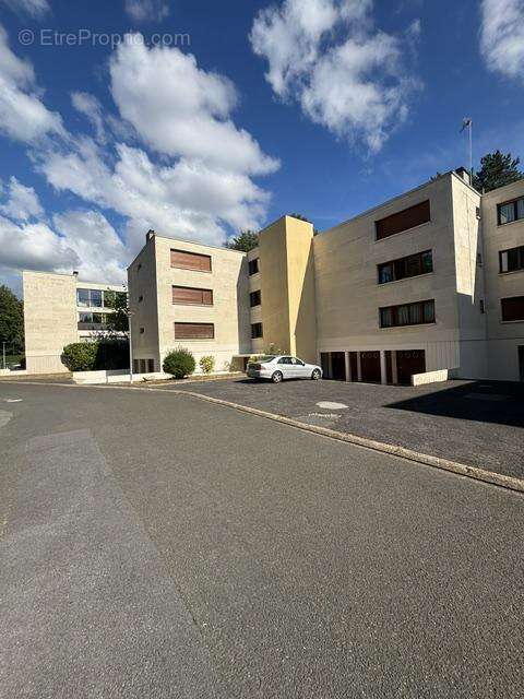 Lamorlaye - centre ville - beau f4 - photo 2