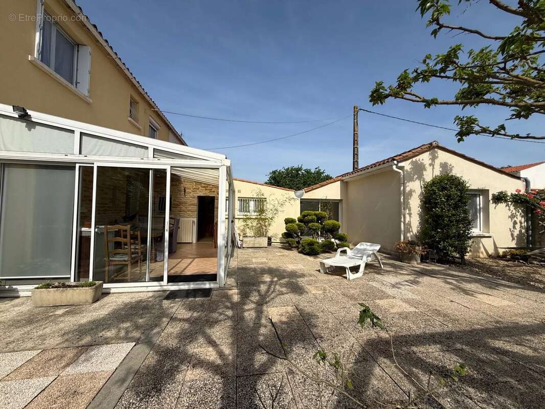 Maison à SAINTES