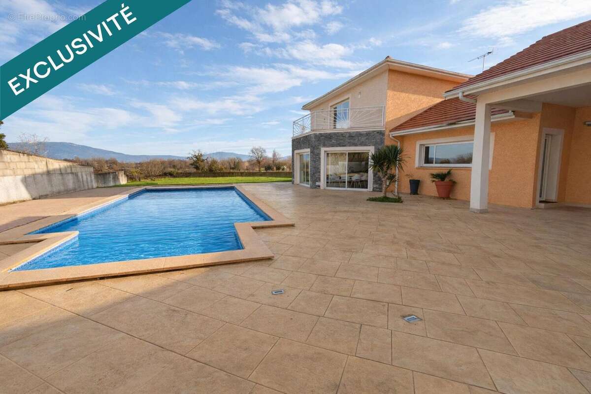 Photo 2 - Maison à VEZERONCE-CURTIN