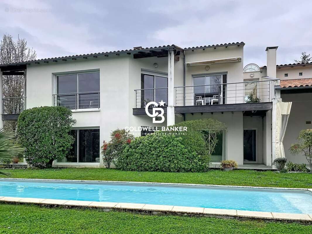 Maison à PONS