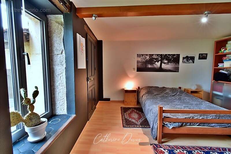 Maison à CORCELLES-LES-MONTS