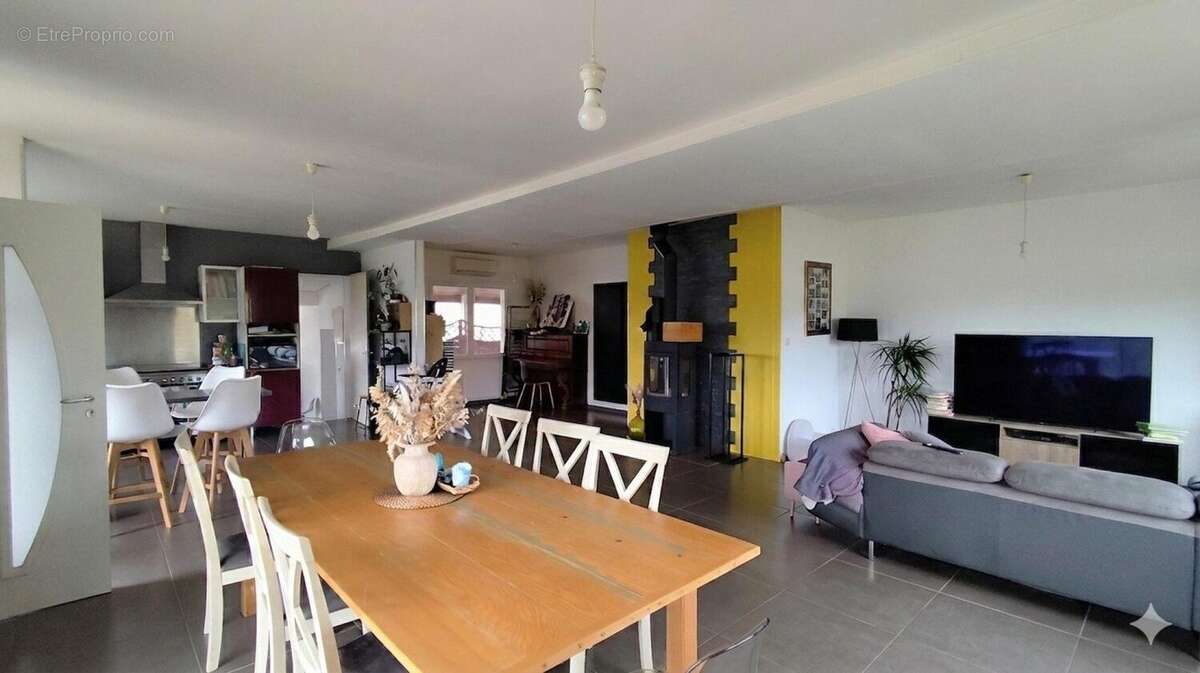 Photo 2 - Maison à SAINT-JEAN-D'ANGELY