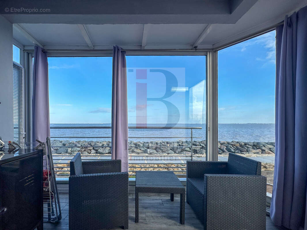 Appartement à FOURAS