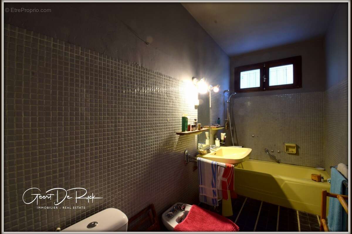 Dpt Aude (11), à vendre LIMOUX maison P6 avec vue panoramique, 5000 m² de terrain et fort potentiel d'investissement - photo 8